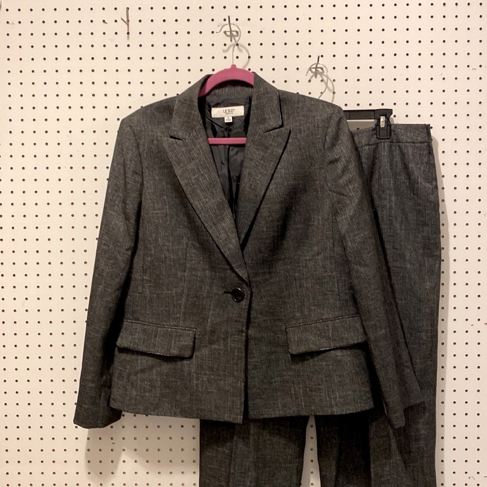 Le Suit 2 PC Dk gray ladies SZ 16 suit!